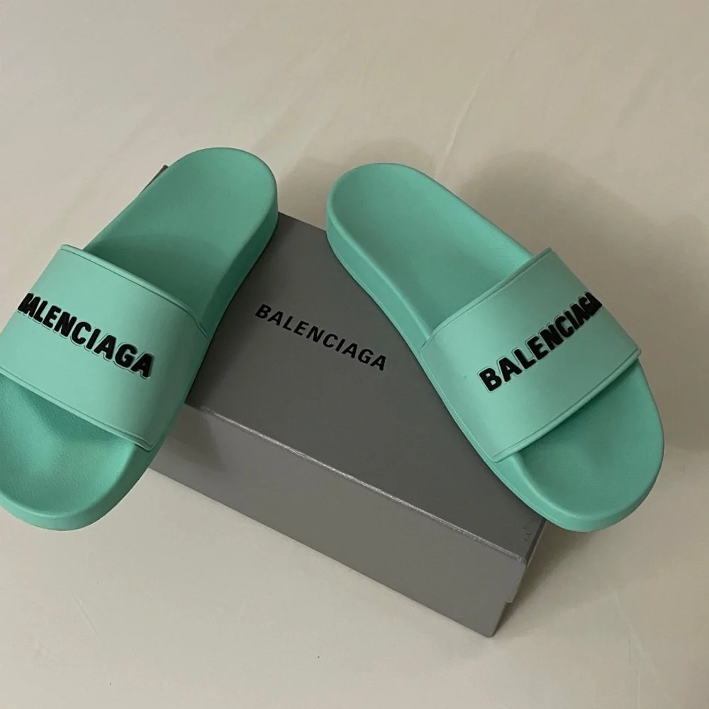 BALENCIAGA LOGO WOMEN POOL SLIDE MINT 42EU/12US - Picture 2 of 9